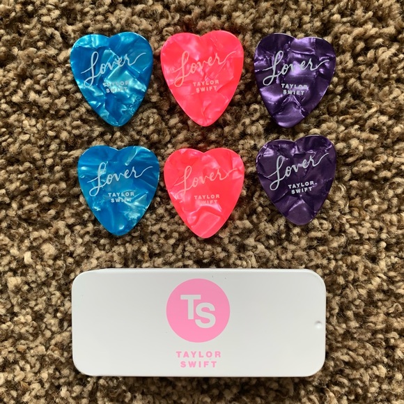 NEW Taylor Swift Lover Guitar Picks - Picture 1 of 12